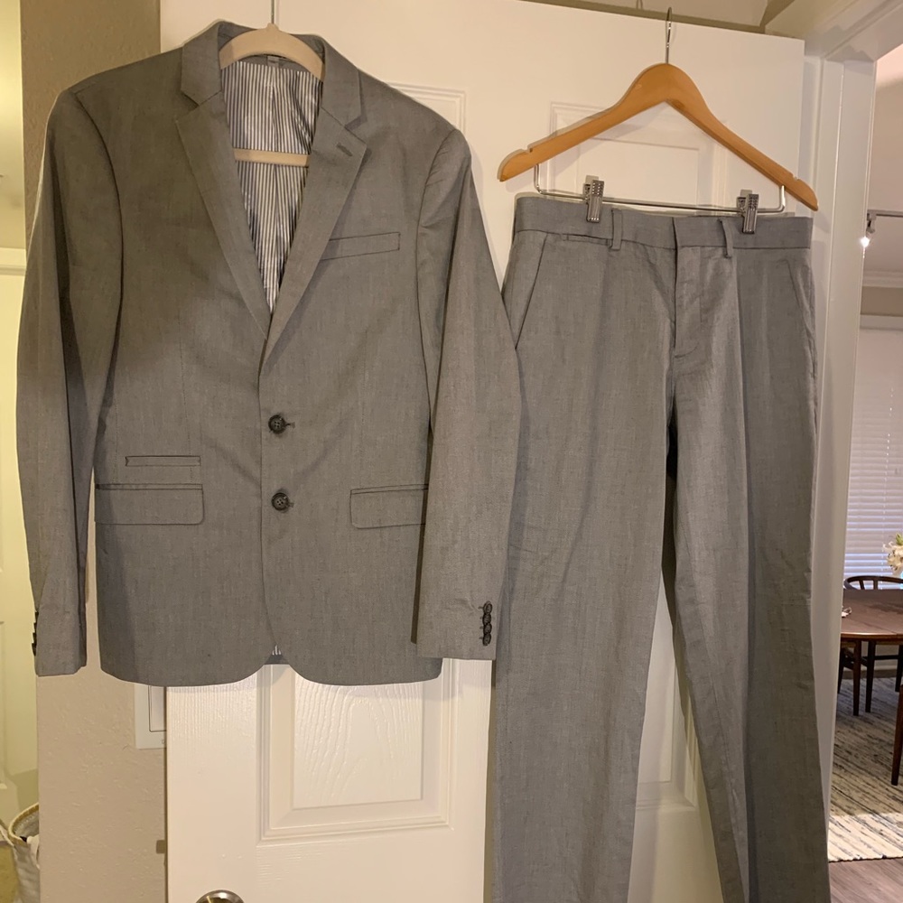 Express Light Gray Suit